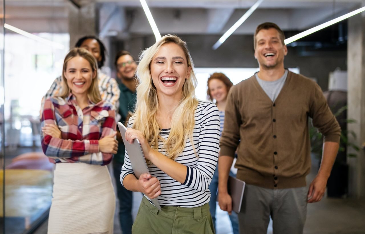Home 25 successful company with happy employees in modern office
